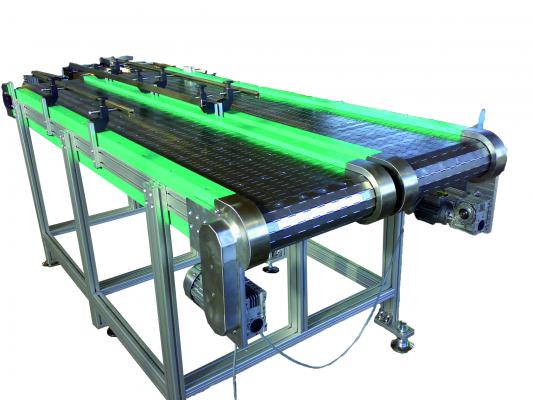 Stahlplattenband-mit-Kettenantrieb (1)