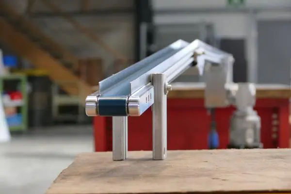 Produkt-Förderbänder-Förderband-FB020-1-HB-Förder-und-Modultechnik-GmbH-Egenhausen-Fördertechnik-Förderbänder-Bevorratungssysteme-Zuführtechnik-Deutschland-Oesterreich-Schweiz